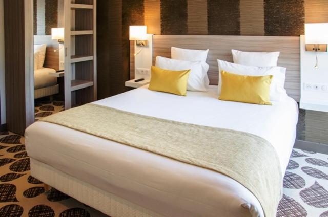 Contact Hotel Le Provencal Bordeaux Lac ภายนอก รูปภาพ