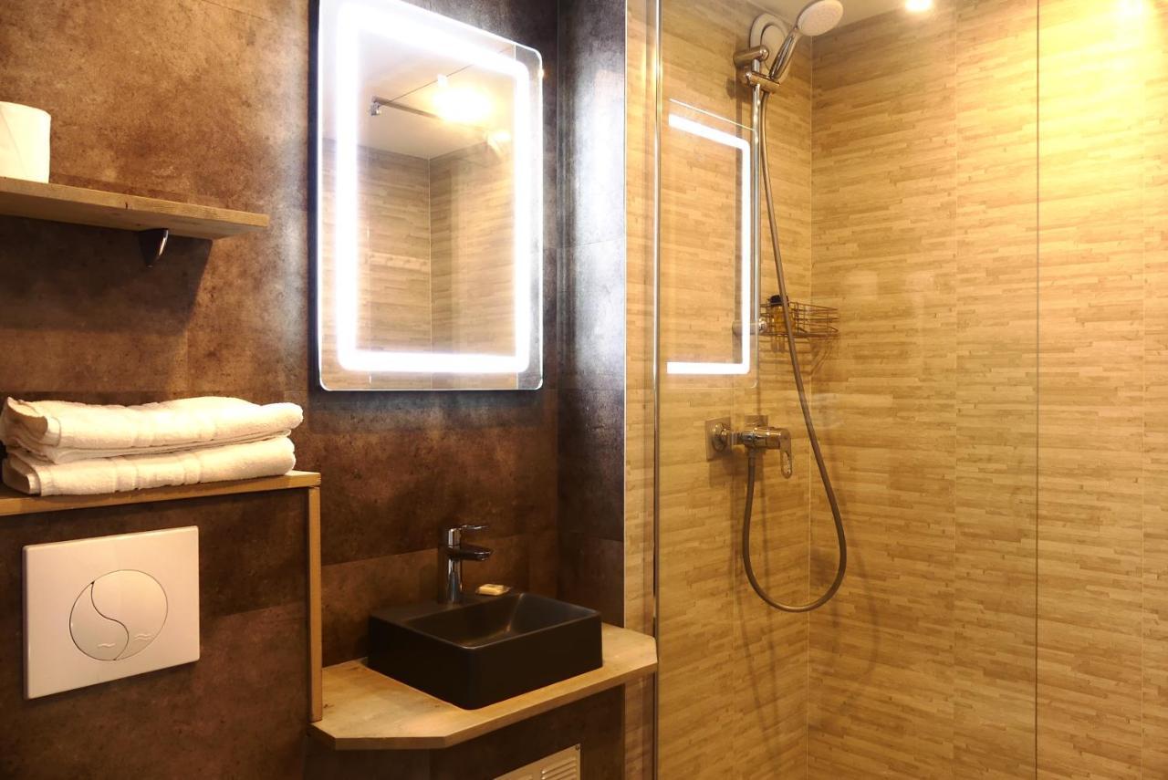 Contact Hotel Le Provencal Bordeaux Lac ภายนอก รูปภาพ