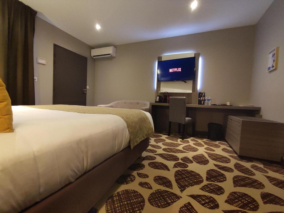 Contact Hotel Le Provencal Bordeaux Lac ภายนอก รูปภาพ