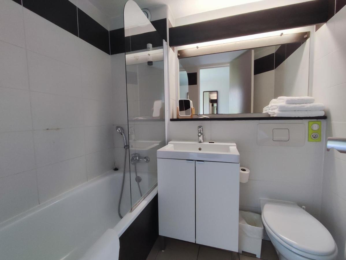 Contact Hotel Le Provencal Bordeaux Lac ภายนอก รูปภาพ