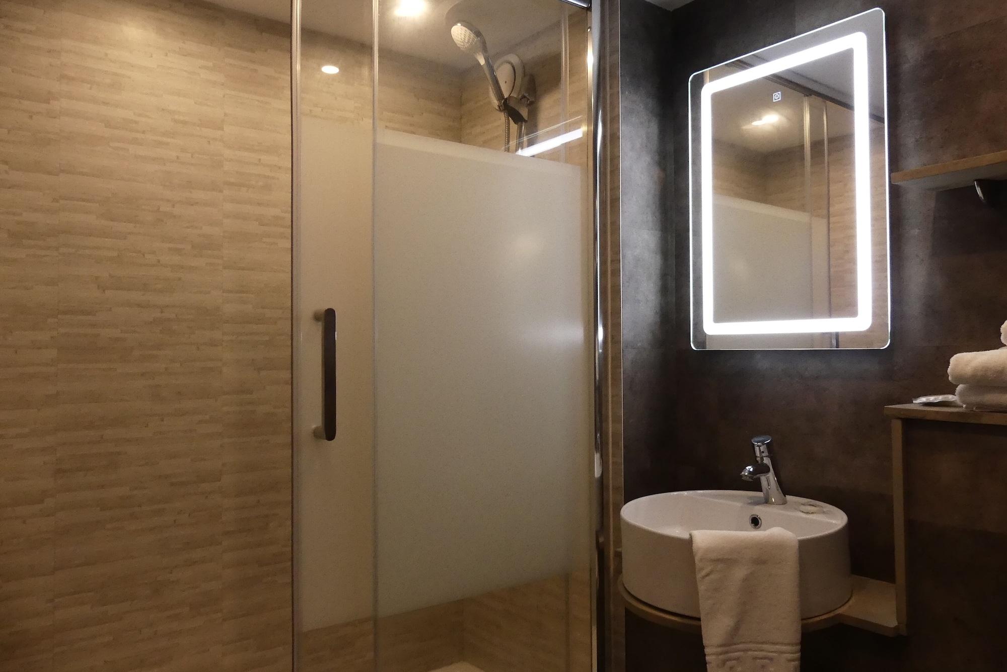 Contact Hotel Le Provencal Bordeaux Lac ภายนอก รูปภาพ