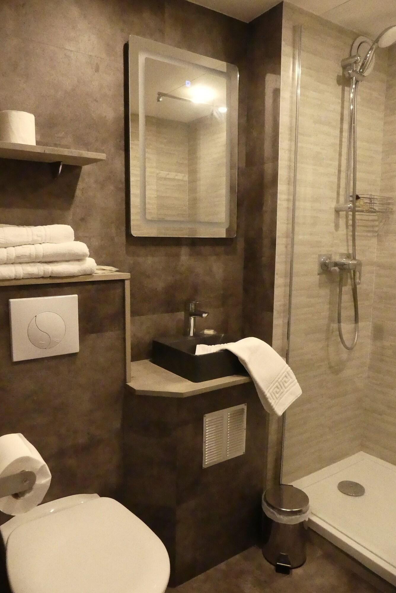 Contact Hotel Le Provencal Bordeaux Lac ภายนอก รูปภาพ