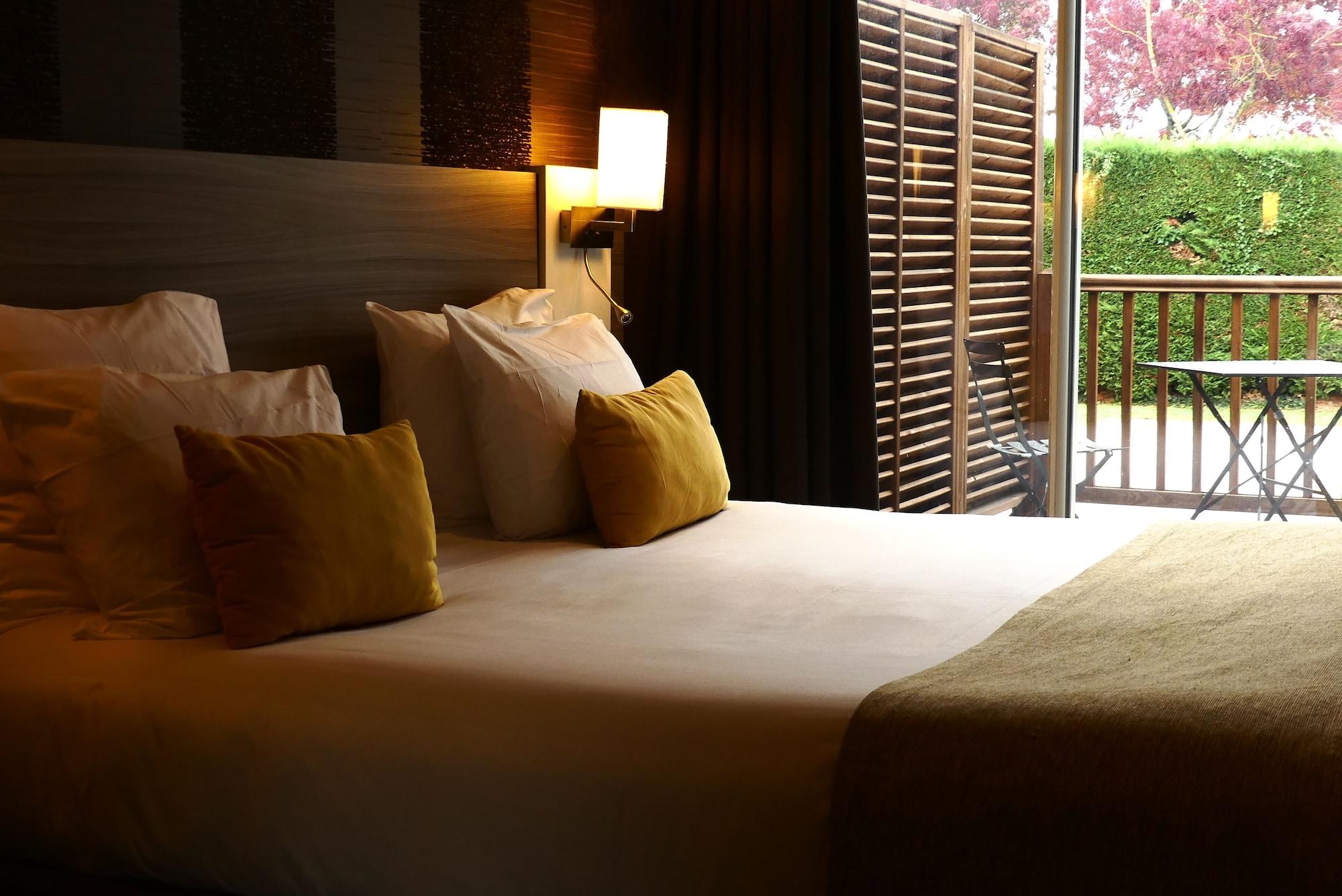 Contact Hotel Le Provencal Bordeaux Lac ภายนอก รูปภาพ