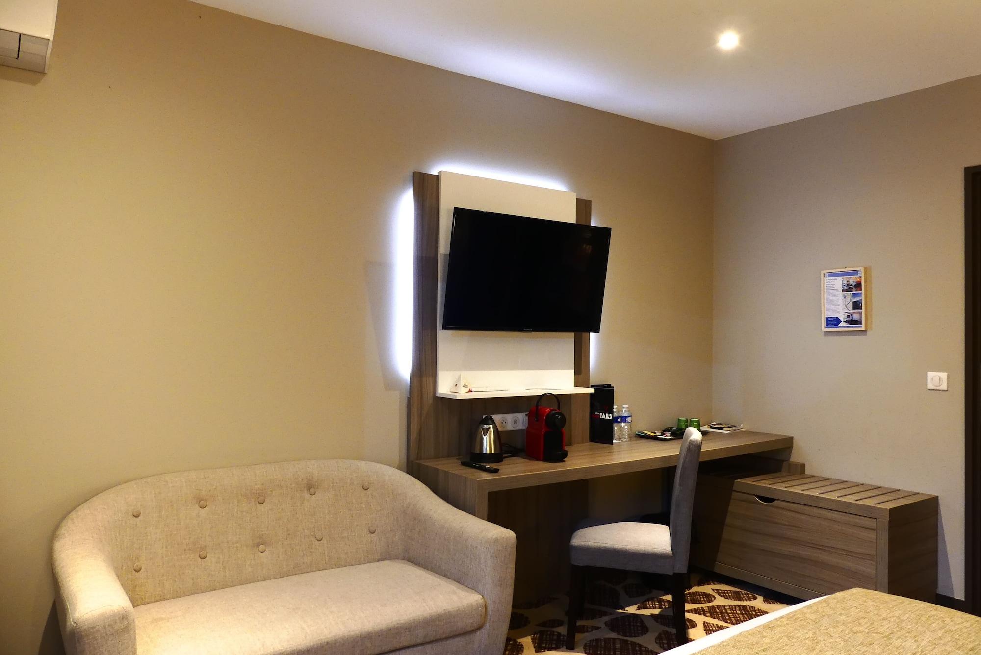 Contact Hotel Le Provencal Bordeaux Lac ภายนอก รูปภาพ