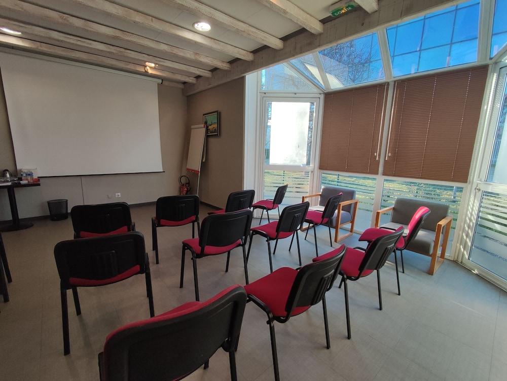 Contact Hotel Le Provencal Bordeaux Lac ภายนอก รูปภาพ