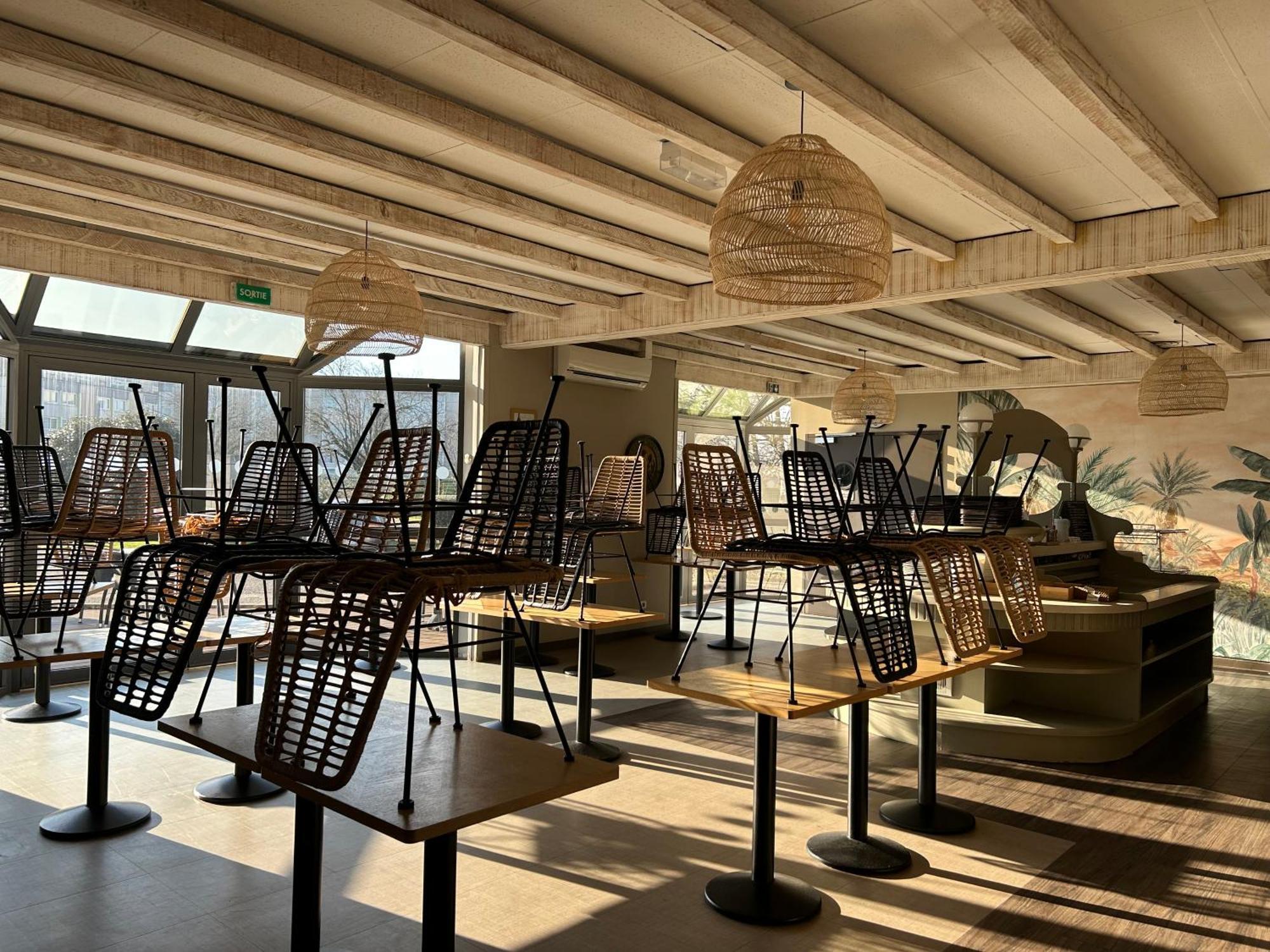 Contact Hotel Le Provencal Bordeaux Lac ภายนอก รูปภาพ