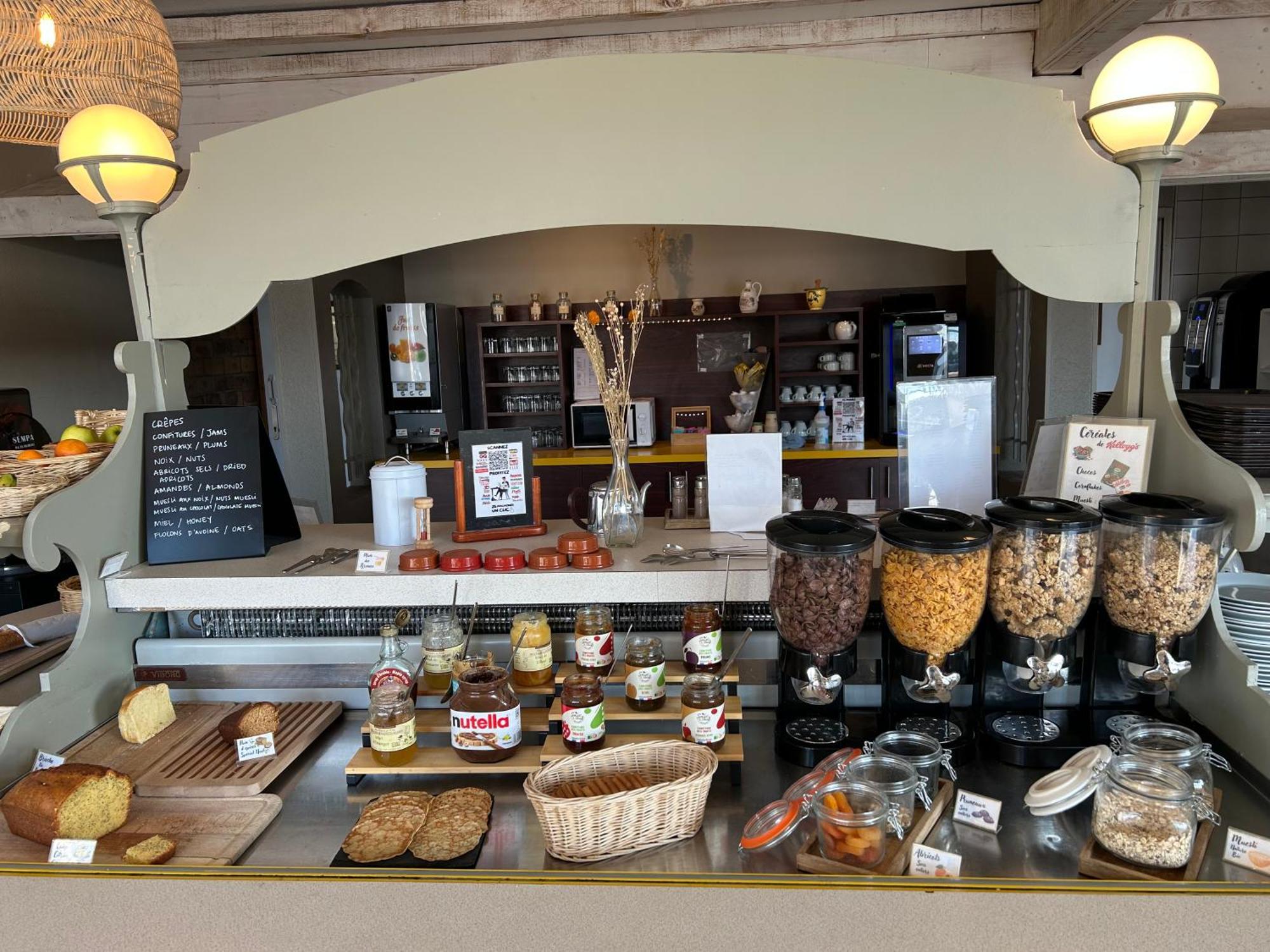 Contact Hotel Le Provencal Bordeaux Lac ภายนอก รูปภาพ