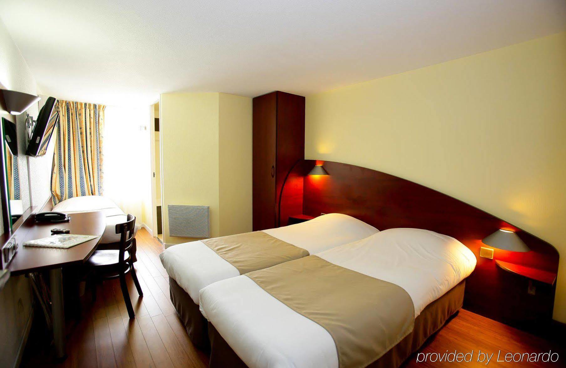 Contact Hotel Le Provencal Bordeaux Lac ภายนอก รูปภาพ